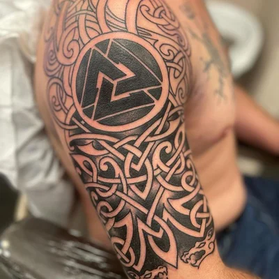 Shane Wallin tattoo 039