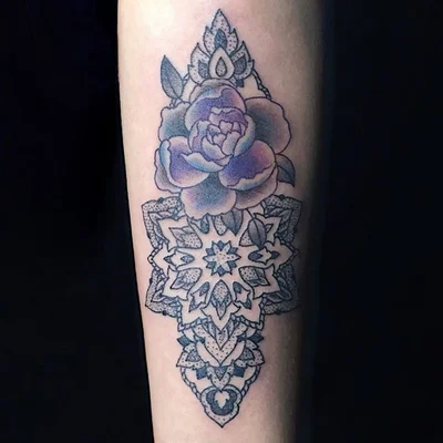 Shanna Keyes tattoo 021
