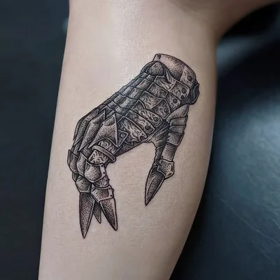 Shanna Keyes tattoo 027