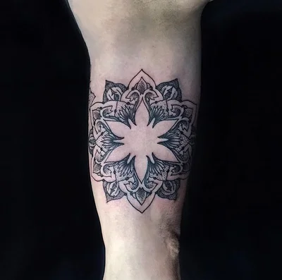 Shanna Keyes tattoo 037