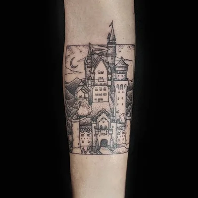 Shanna Keyes tattoo 041