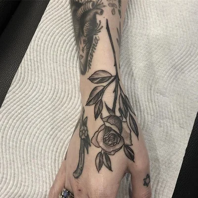 Sharna Lee tattoo 021