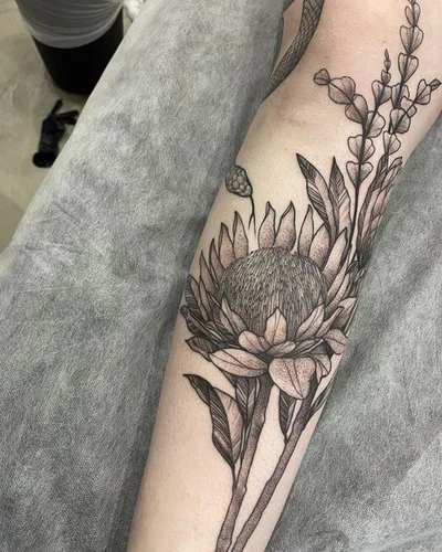 Sharna Lee tattoo 032