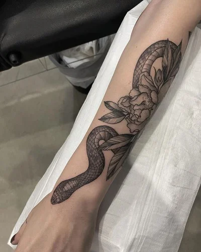 Sharna Lee tattoo 035