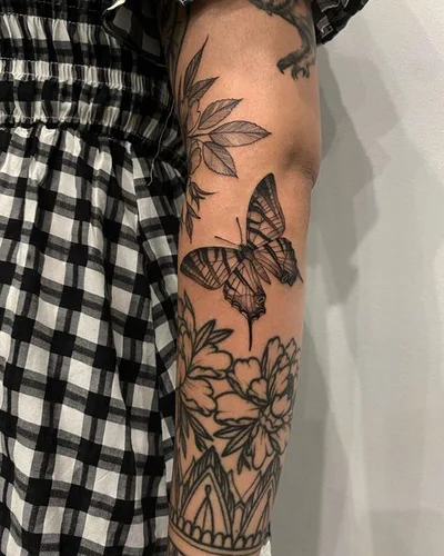 Sharna Lee tattoo 037