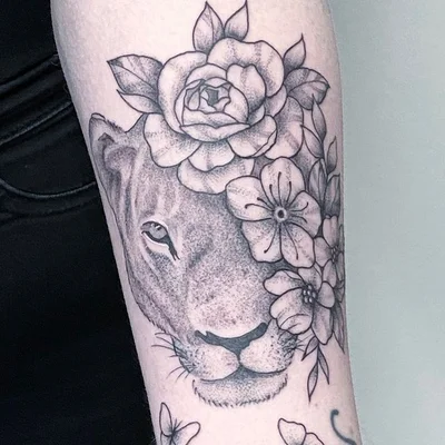 Sharni Hooker tattoo 030