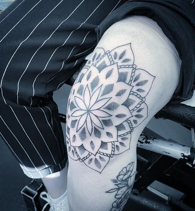 Sharni Hooker tattoo 038