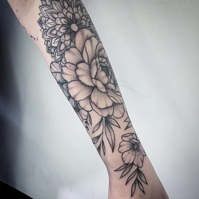 Sharni Hooker tattoo 039