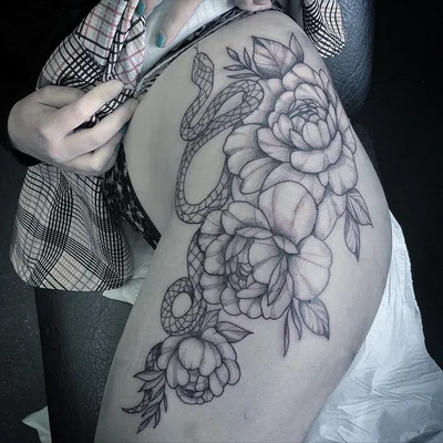 Sharni Hooker tattoo 044