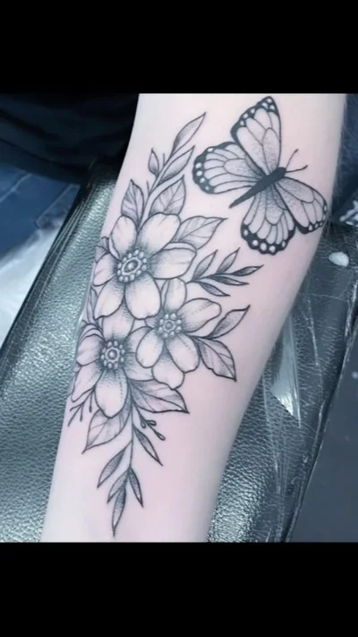 Sharni Hooker tattoo 049