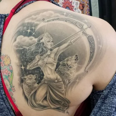 Sharon Lynn tattoo 041