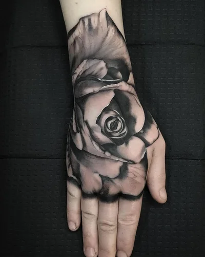 Shayna Pray tattoo 011
