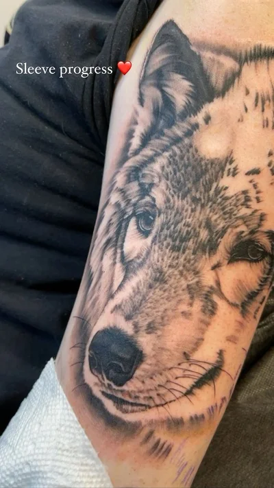 Shayna Pray tattoo 017