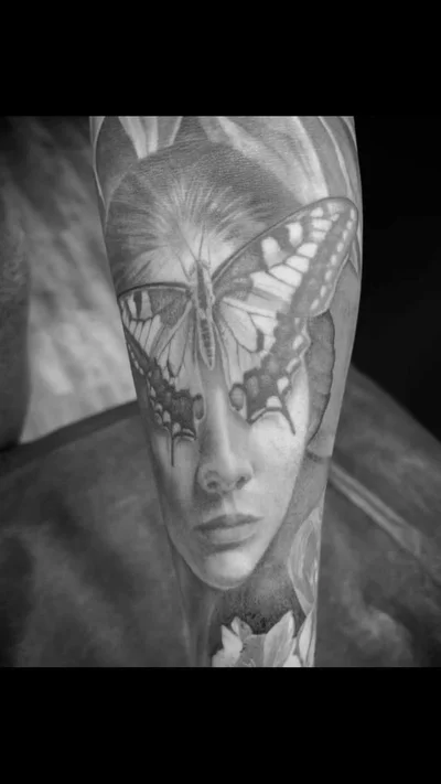 Shayna Pray tattoo 020