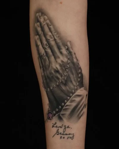 Shayna Pray tattoo 029