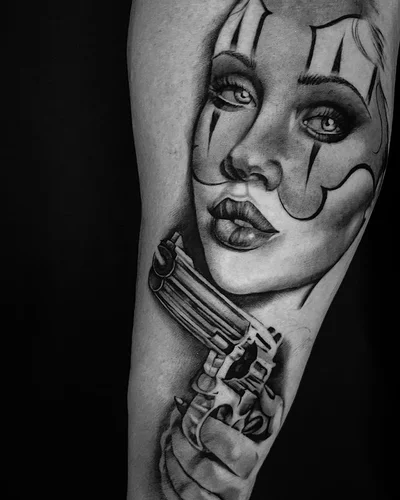 Shayna Pray tattoo 032