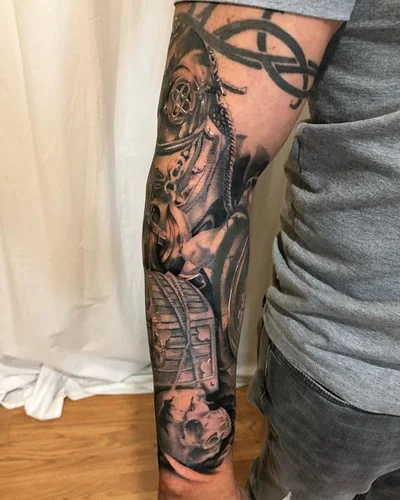 Shayna Pray tattoo 034