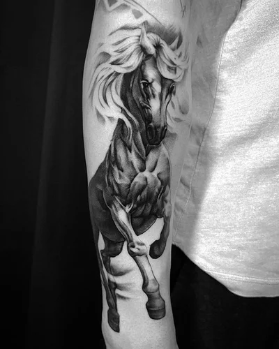 Shayna Pray tattoo 036
