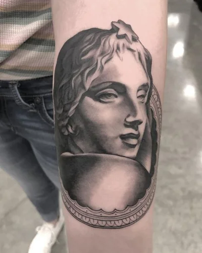 Shayna Pray tattoo 050