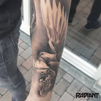 Anna Petrova tattoo 012