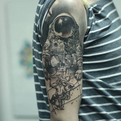 Anna Petrova tattoo 023