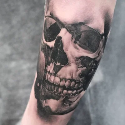 Anna Petrova tattoo 024
