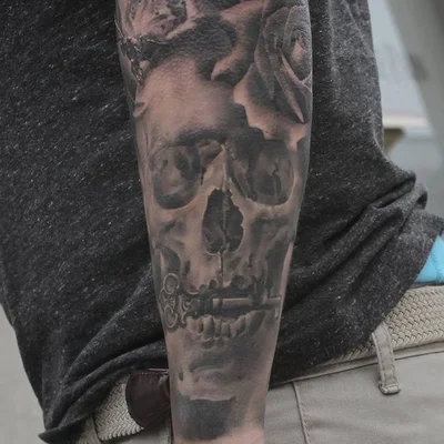 Anna Petrova tattoo 028