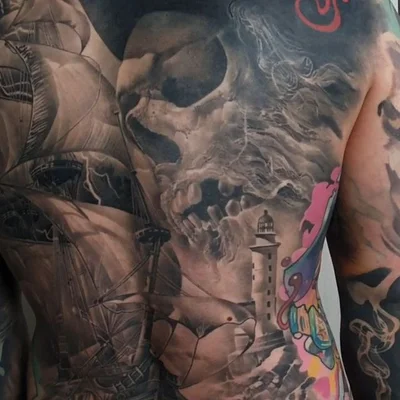 Anna Petrova tattoo 040