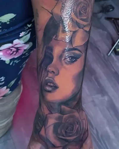 Uneq tattoo 039