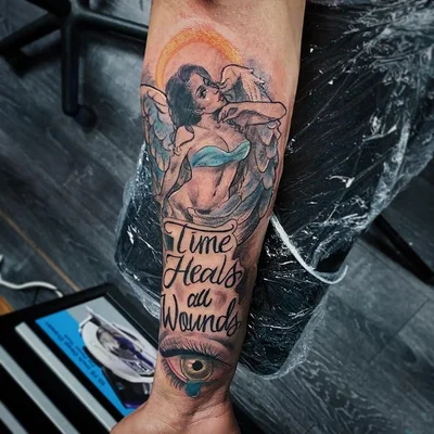 Uneq tattoo 044