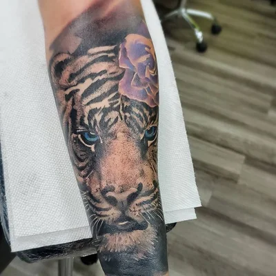 Yeniel Hernandez tattoo 010