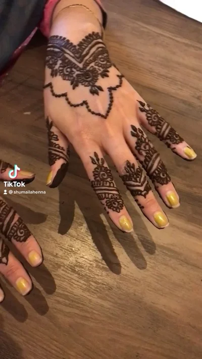 Shumaila Henna tattoo 023