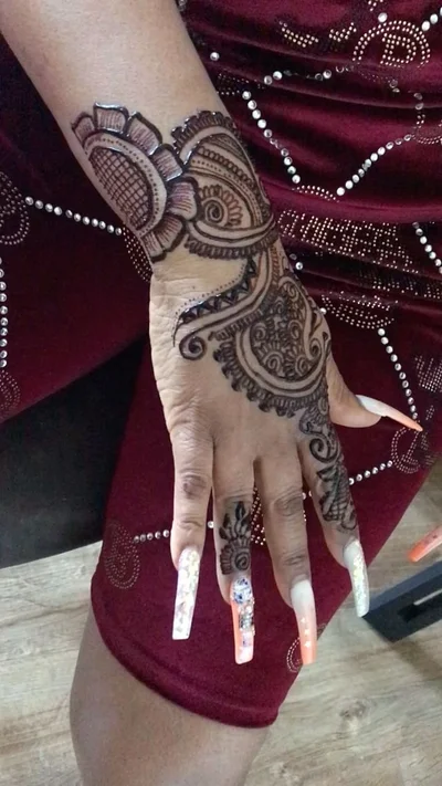 Shumaila Henna tattoo 042
