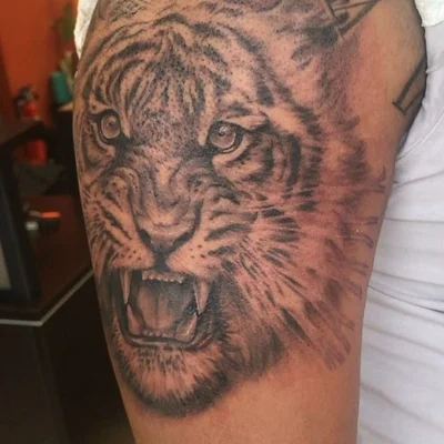 Sasha K tattoo 008