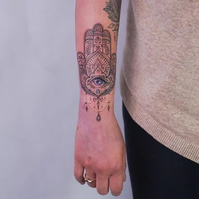 Sasha K tattoo 030