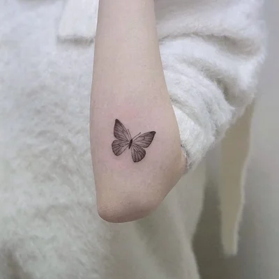 Sia tattoo 010