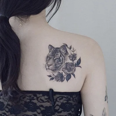 Sia tattoo 041