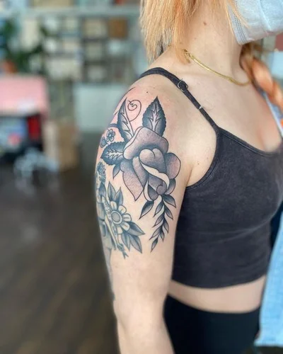 Sean Lanusse tattoo 044