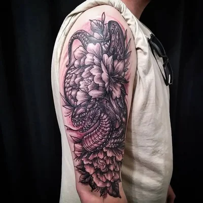 Sideshow Tattoo and Piercing tattoo 020