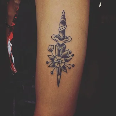 Sideshow Tattoo and Piercing tattoo 035