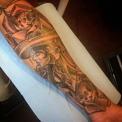 Sideshow Tattoo and Piercing tattoo 041