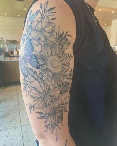 Sideshow Tattoo and Piercing tattoo 050