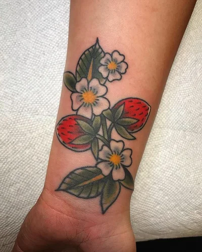 Siena Coronado tattoo 022