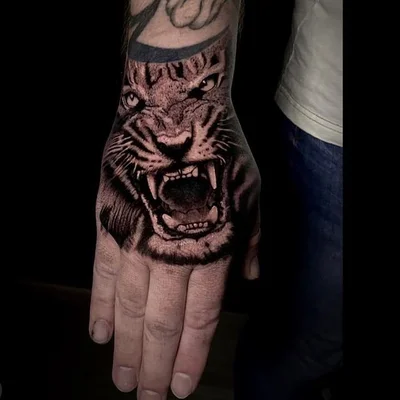 Simon Smith tattoo 039