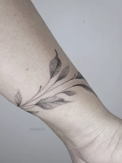 Simona Petrux tattoo ig_017