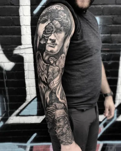 Simona is their name tattoo 015