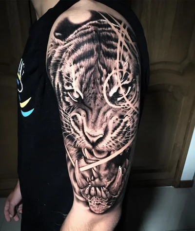 Simon Bravo tattoo 044