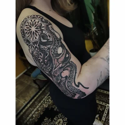 Renee Barasch tattoo ig_021