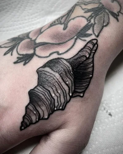 𝔖𝔦𝔫𝔞𝔥 tattoo 046