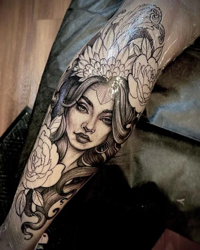 Jessica Brennan tattoo 021